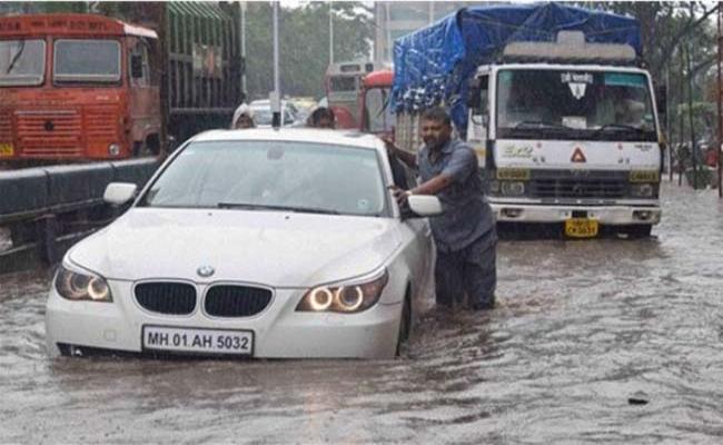 महाराष्ट्र के कई जिलों में बारिश का कहर, एनडीआरएफ की 13 टीमें तैनात