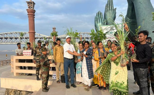 विश्व प्रकृति संरक्षण दिवस पर पर्यावरण बचाने का संदेश,पौधों का किया वितरण