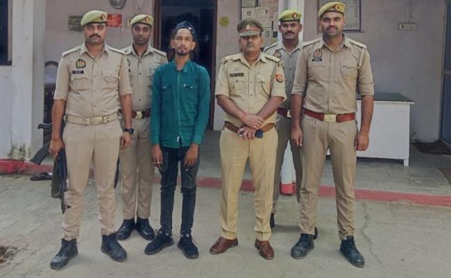 यूपी एसटीएफ व कदौरा पुलिस ने 25 हजार के इनामी बदमाश को किया गिरफ्तार