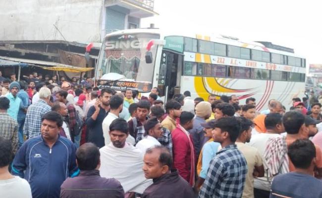 पलामू में मंदिर दर्शन कर लौट रही महिला को बस ने रौंदा, मौत