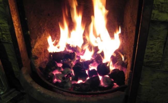 कोलकाता में कोयला या लकड़ी का चूल्हा जलाने पर रोक